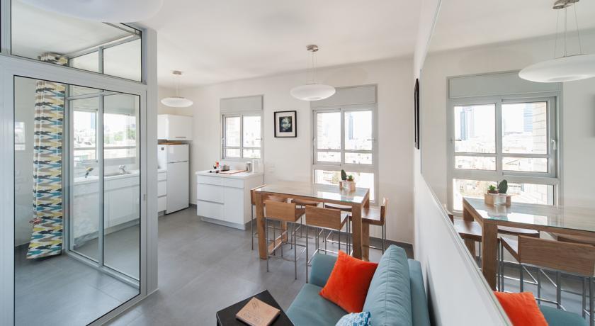 Charming 2Bd Apt W/ Balcony By Sea N' Rent Тел Авив Стая снимка